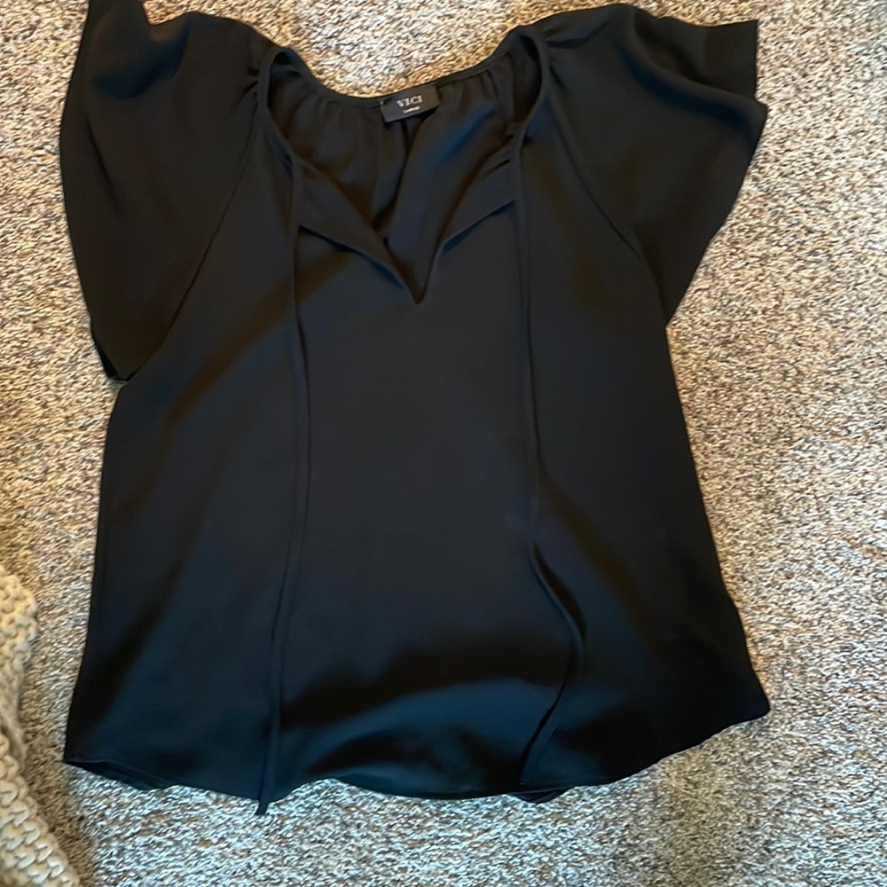 Vick Dolls top
